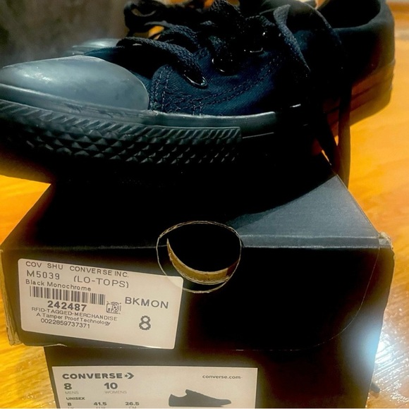 New black low top converse shoes - Picture 5 of 5